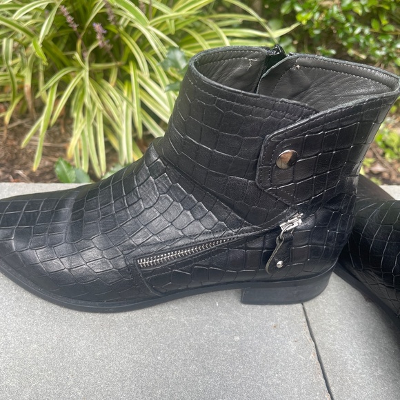 Napoleoni Italy Croc Embossed Leather Moto Zip Ankle Boots: Black - Picture 4 of 8
